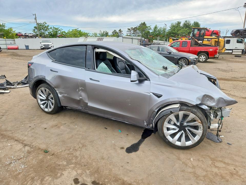 2026 Tesla Model y VIN 7SAYGDEE1TF325808 COPART salvage auction — FRONT END, CT - CERT OF TITLE-SALVAGE, sold $1,100 on 2026-07-28 (photo 4)