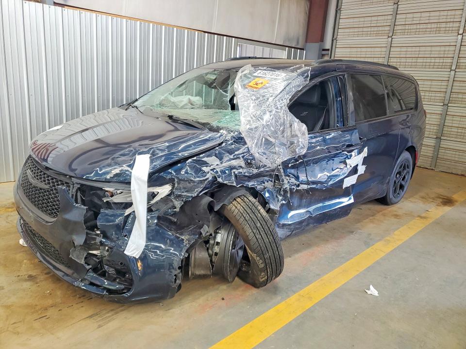 2024 Chrysler Pacifica VIN 2C4RC1S75RR102735 — COPART salvage auction photo