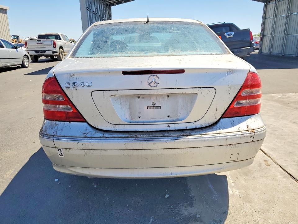 2001 Mercedes-benz C class VIN WDBRF61J11F037653 COPART salvage auction — DAMAGE HISTORY, Ca - Dlr/Dis/Exp Only Salvage Title, sold $325 on 2026-07-20 (photo 6)