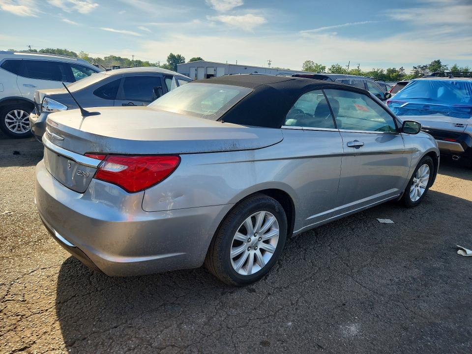 2013 Chrysler 200 VIN 1C3BCBEB1DN747321 COPART salvage auction — MINOR DENT/SCRATCHES, Ct - Certificate Of Title, sold $475 on 2026-07-31 (photo 3)