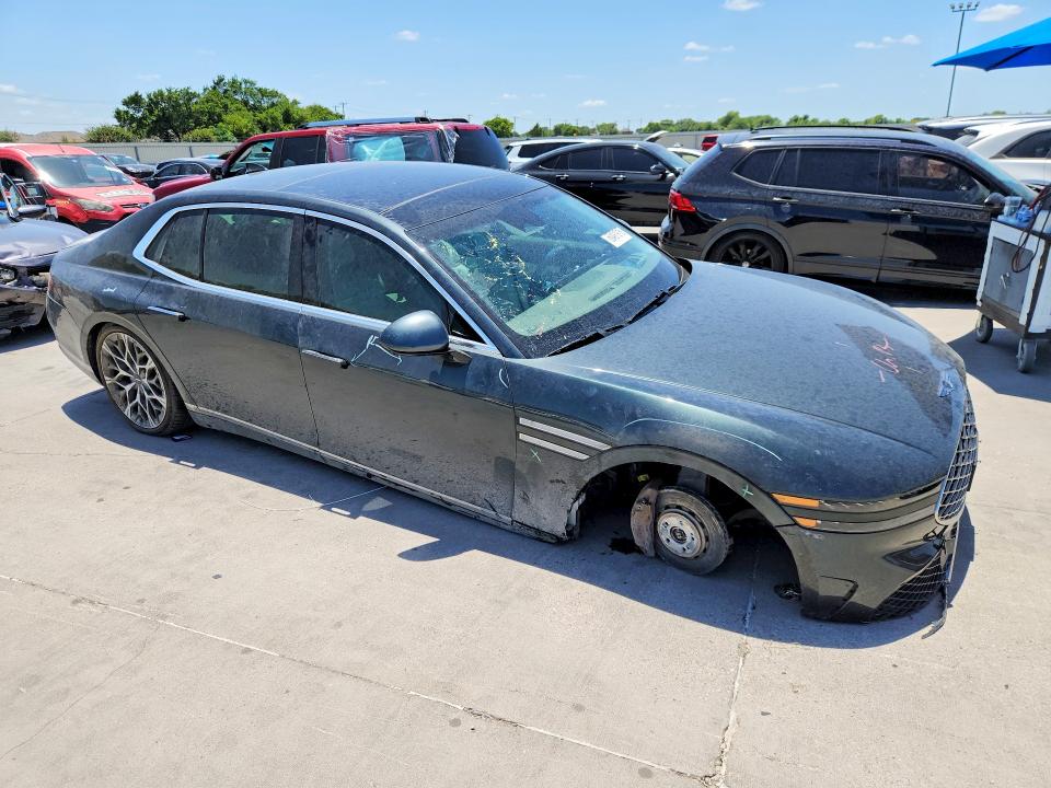 2023 Genesis G90 VIN KMTFC4SD1PU030265 COPART salvage auction — UNDERCARRIAGE, Salvage Title, sold $25,000 on 2026-07-23 (photo 4)