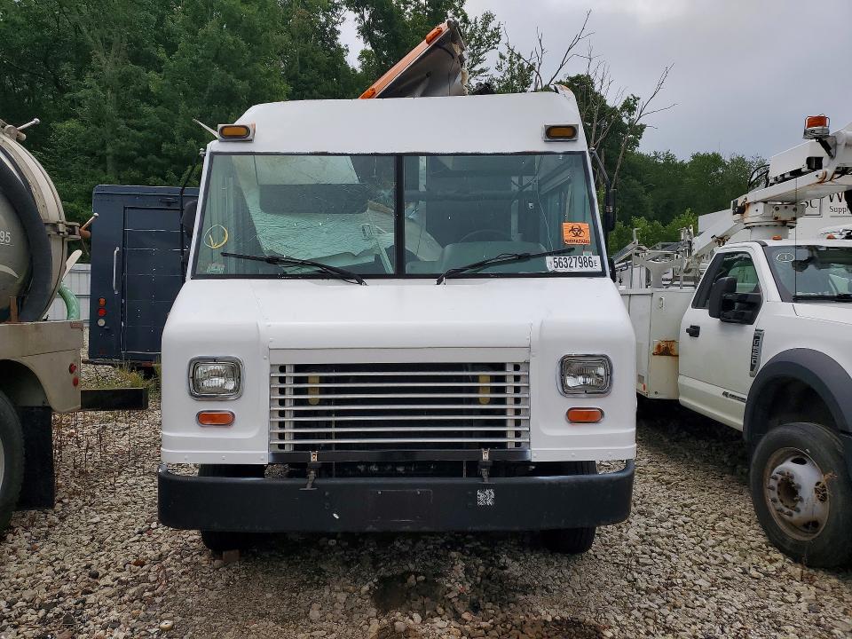 2007 Freightliner Chassis VIN 4UZAAPDHX7CY44917 COPART salvage auction — ROOF, MA - CERT OF TITLE-SALVAGE (P), sold $125 on 2026-08-12 (photo 5)
