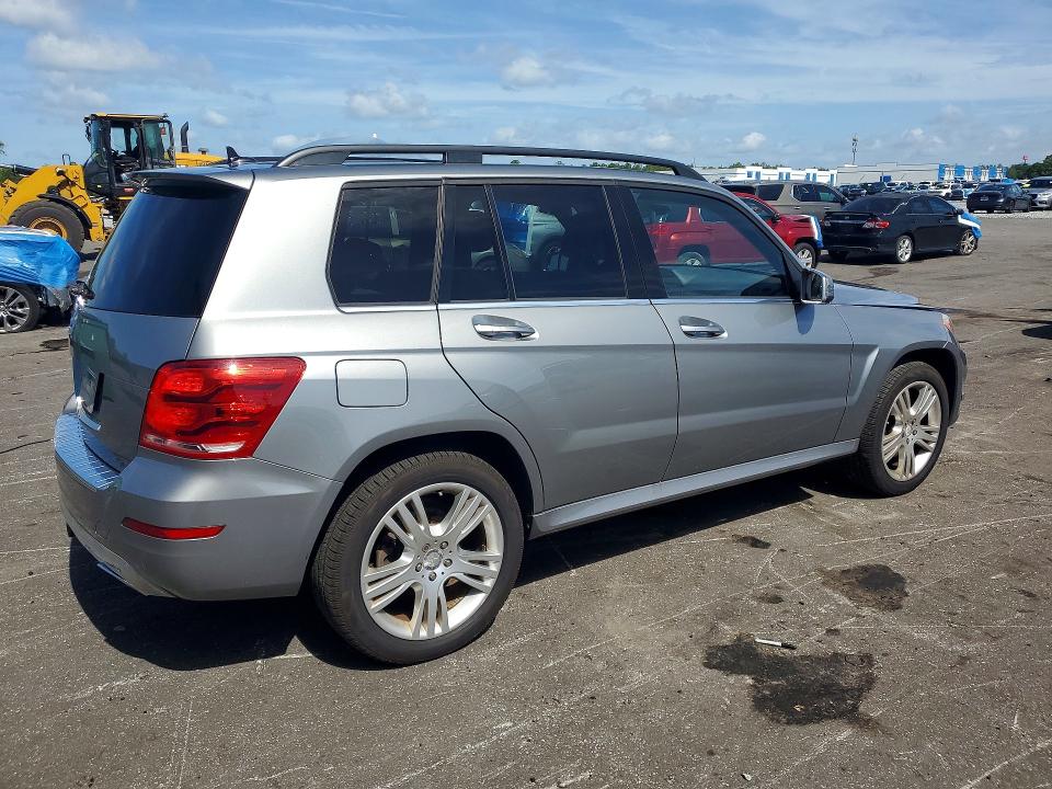 2015 Mercedes-benz Glk-klasse VIN WDCGG5HB7FG423682 COPART salvage auction — WATER/FLOOD, FL - CERT OF TITLE-SLVG REBLD FLOOD, sold $2,450 on 2026-07-27 (photo 3)