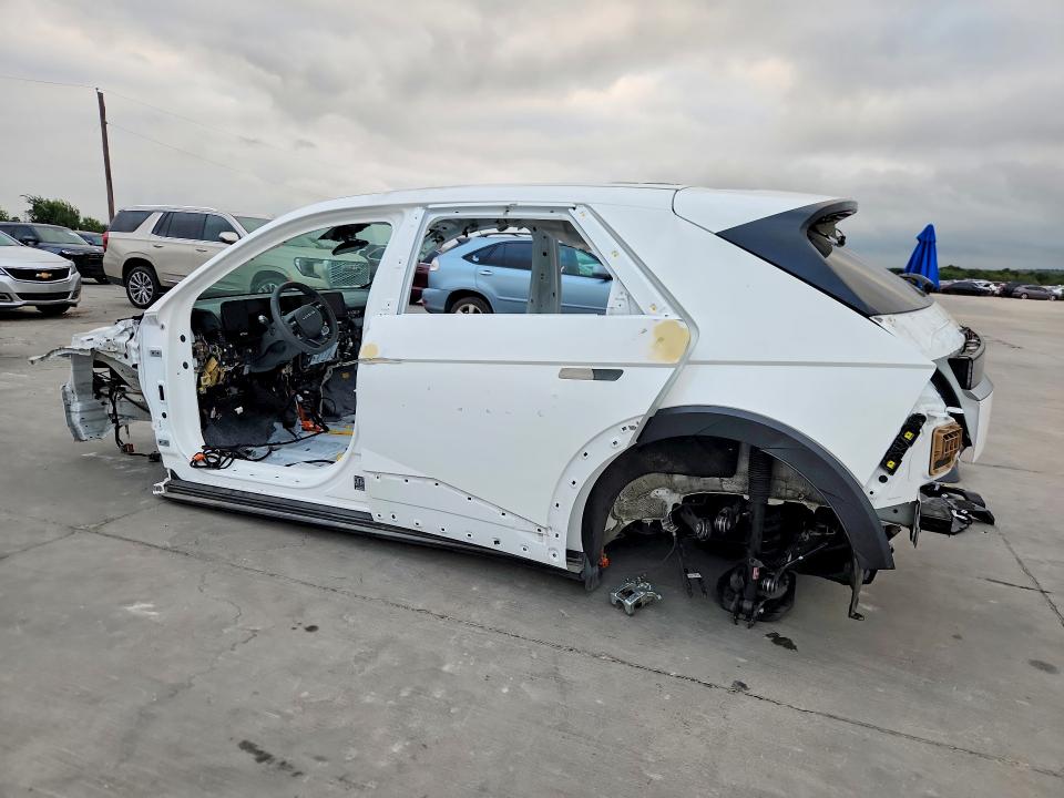 2025 Hyundai Ioniq 5 VIN 7YAKN4DA7SY029416 COPART salvage auction — STRIPPED, Tx - Nonrepairable Title, sold $175 on 2026-07-30 (photo 2)