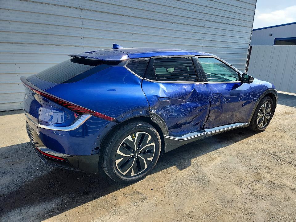 2023 Kia Ev6 VIN KNDC34LA4P5602526 COPART salvage auction — SIDE, CA - CERTIFICATE OF TITLE, sold $6,400 on 2026-07-22 (photo 3)