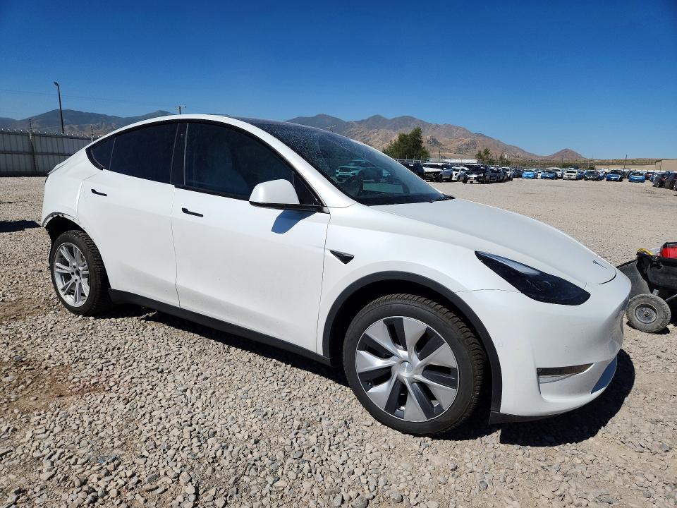 2022 Tesla Model y VIN 7SAYGDEE1NF523145 COPART salvage auction — REAR END, Ut - Salvage Certificate, sold $12,000 on 2026-07-28 (photo 4)