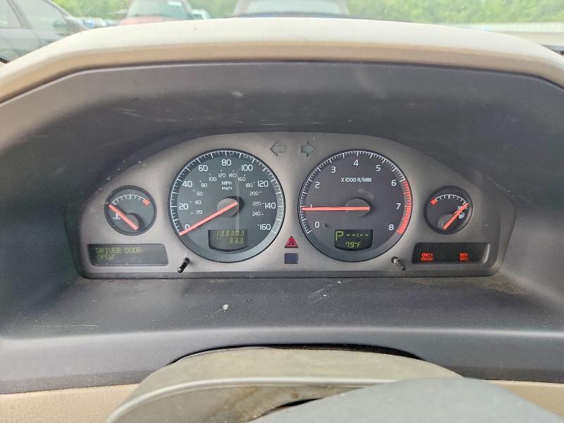 2001 Volvo V70 VIN YV1SW58DX12043885 COPART salvage auction — FRONT END, MA - CERT OF TITLE-RECONSTRCTD COLL, sold $125 on 2026-07-29 (photo 9)