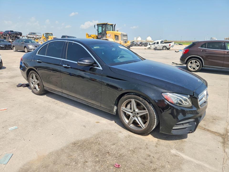 2018 Mercedes-benz E-klasse VIN WDDZF4JB6JA314668 COPART salvage auction — WATER/FLOOD, La - Cert Of Title-Salvage, sold $4,750 on 2026-08-19 (photo 4)