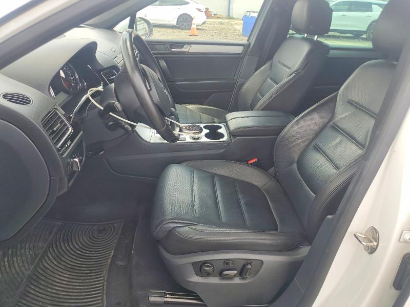 2017 Volkswagen Touareg VIN WVGRF7BP4HD004299 COPART salvage auction — FRONT END, Ct - Cert Of Title-Salvage, sold $2,200 on 2026-08-17 (photo 7)