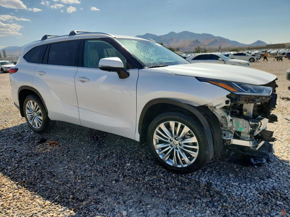 2023 Toyota Highlander VIN 5TDKDRAH3PS509514 COPART salvage auction — FRONT END, Ut - Salvage Certificate, sold $26,250 on 2026-08-21 (photo 4)