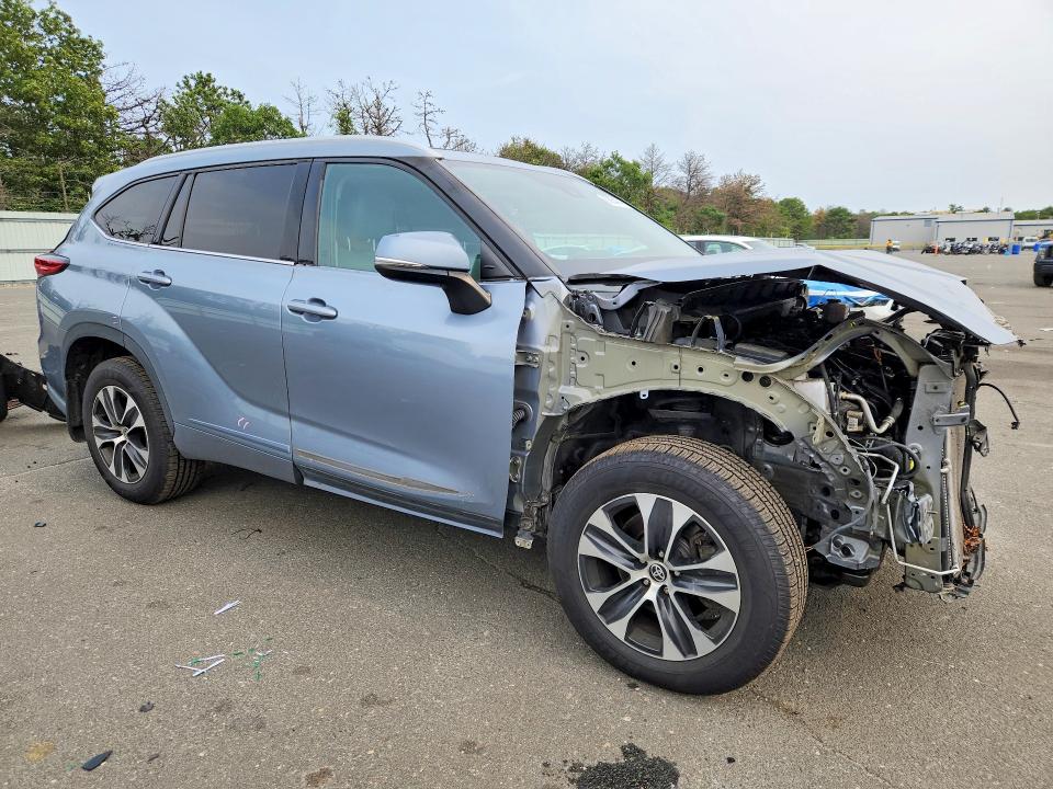 2022 Toyota Highlander VIN 5TDGZRBH8NS172650 COPART salvage auction — FRONT END, Ny - Mv-907A Salvage Certificate, sold $11,100 on 2026-08-21 (photo 4)