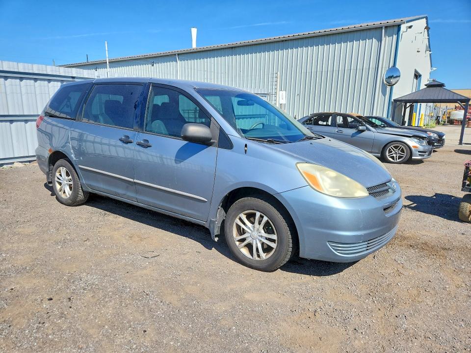 2004 Toyota Sienna VIN 5TDZA29C94S143870 COPART salvage auction — REAR END, On - Permit Salvage, sold $750 on 2026-07-28 (photo 4)