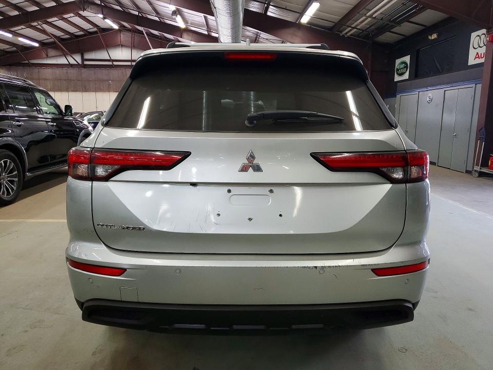 2022 Mitsubishi Outlander VIN JA4J4TA80NZ023855 COPART salvage auction — MINOR DENT/SCRATCHES, WV - CERTIFICATE OF TITLE (P), sold $8,000 on 2026-07-30 (photo 6)