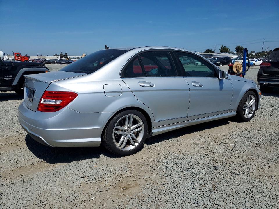 2013 Mercedes-benz C-klasse VIN WDDGF4HB4DG101037 COPART salvage auction — MECHANICAL, Ca - Dis/Dlr/Exp Only Clean Title, sold $525 on 2026-08-04 (photo 3)