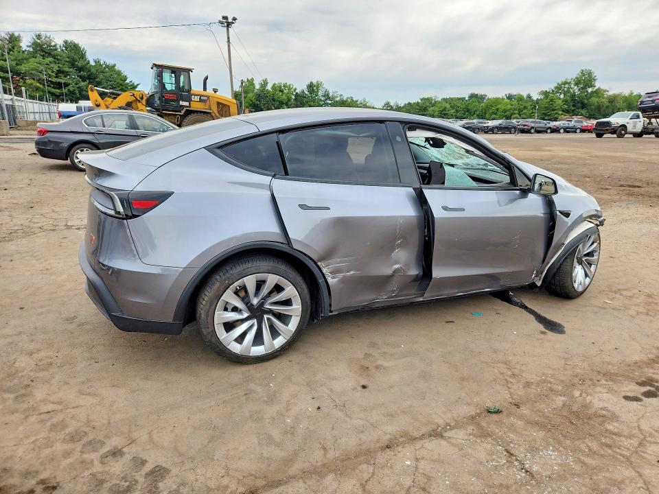 2026 Tesla Model y VIN 7SAYGDEE1TF325808 COPART salvage auction — FRONT END, CT - CERT OF TITLE-SALVAGE, sold $1,100 on 2026-07-28 (photo 3)