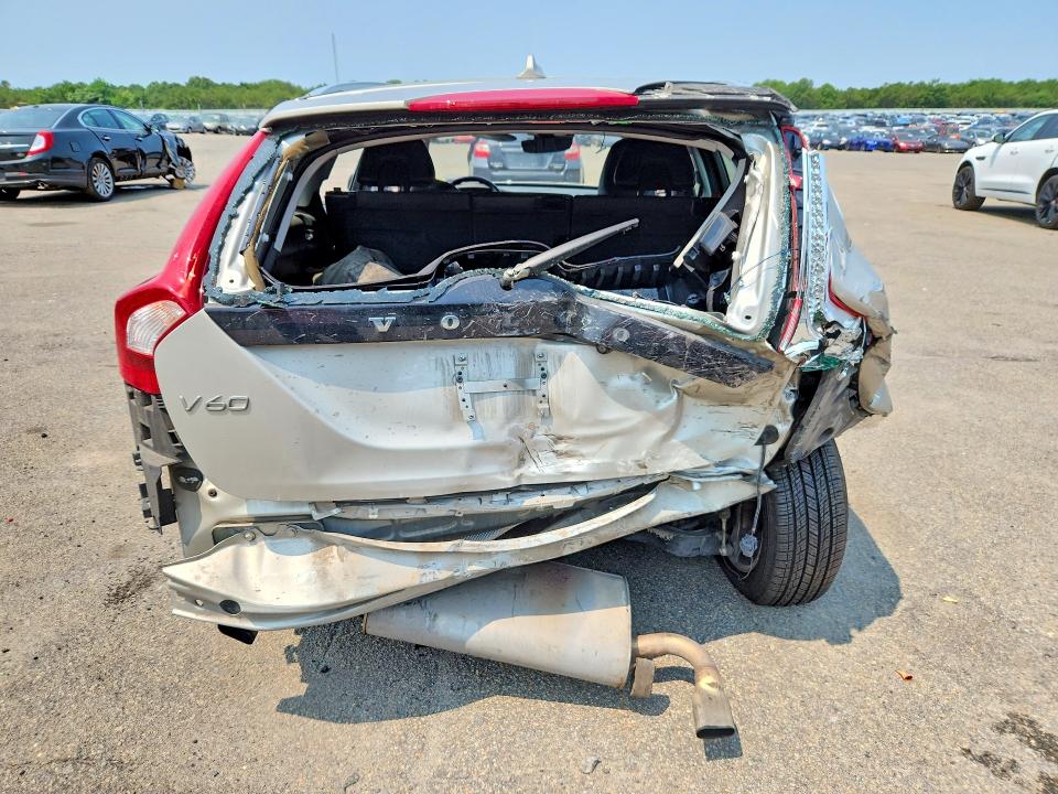 2017 Volvo V60 VIN YV140MEK9H1333302 COPART salvage auction — REAR END, NY - MV-907A SALVAGE CERTIFICATE, sold $225 on 2026-08-03 (photo 6)