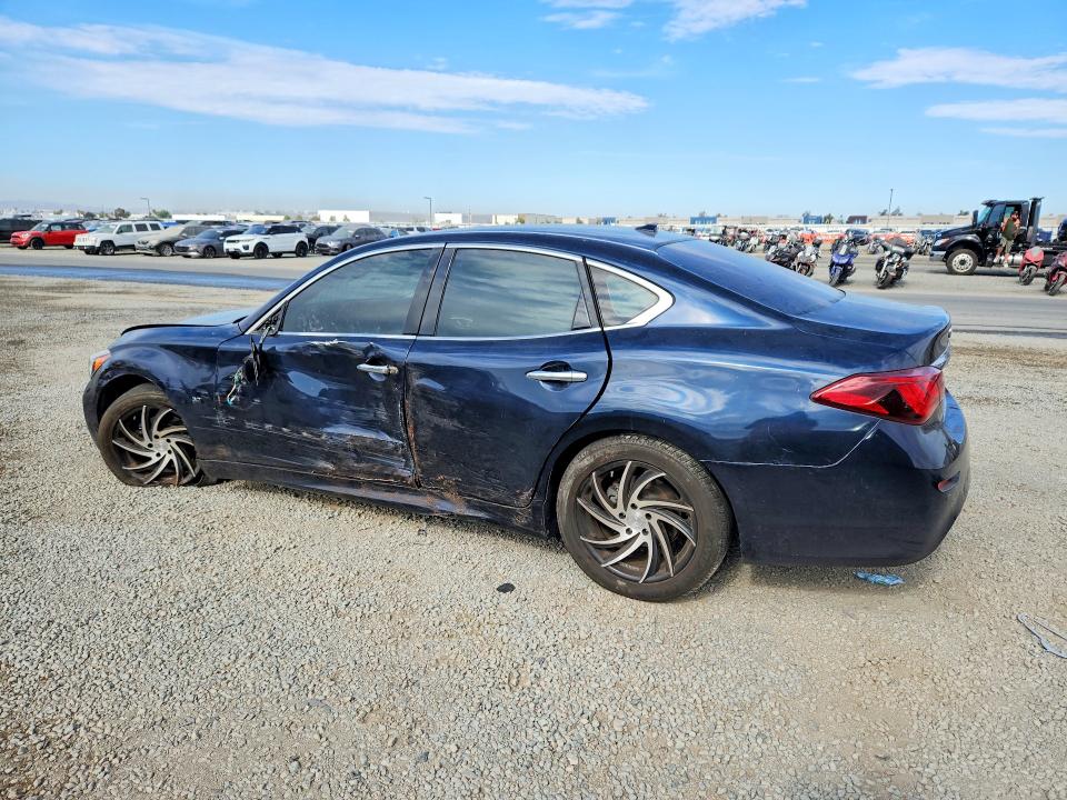 2018 Infiniti Q70 VIN JN1BY1AP2JM180257 COPART salvage auction — SIDE, Ca - Dis/Dlr/Exp Only Clean Title, sold $950 on 2026-07-28 (photo 2)