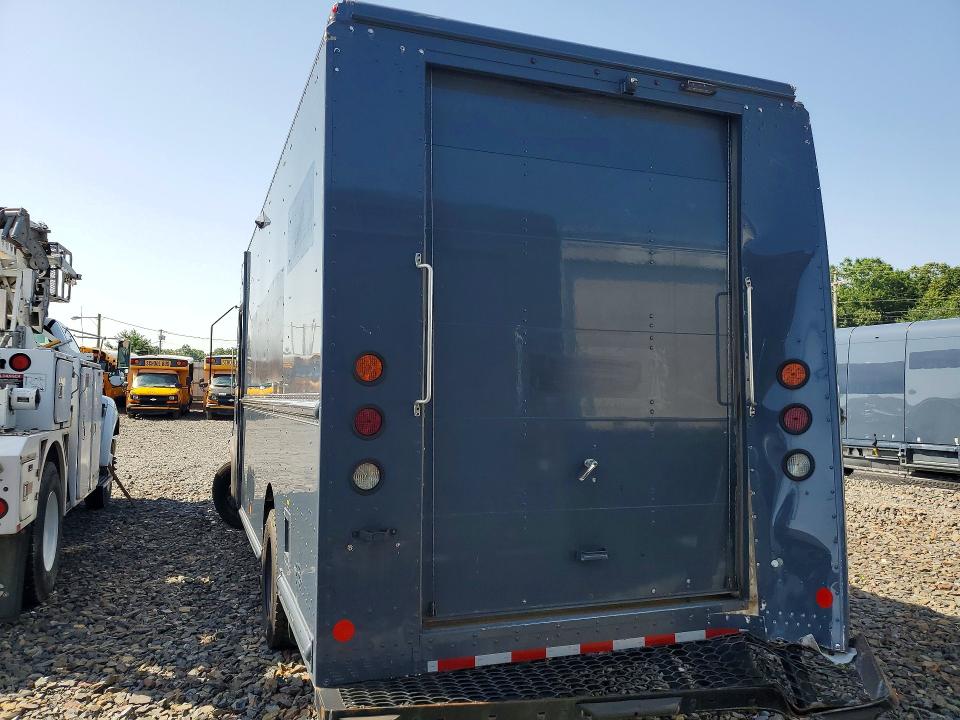 2020 Ford F59 VIN 1F65F5KN2L0A08490 COPART salvage auction — REAR END, VA - CERT OF TITLE - SALVAGE, sold $28,000 on 2026-09-16 (photo 6)