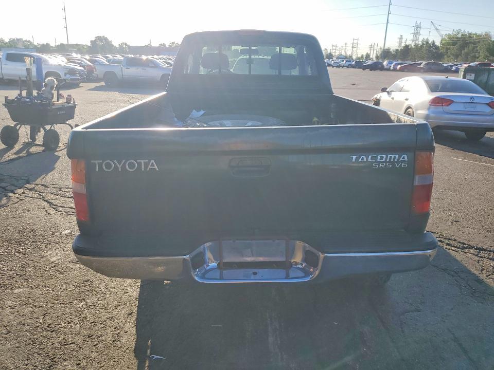 2000 Toyota Tacoma VIN 5TEWN72N3YZ717291 COPART salvage auction — ROLLOVER, CO - PUBLIC - SALVAGE TITLE (P), sold $275 on 2026-07-30 (photo 6)