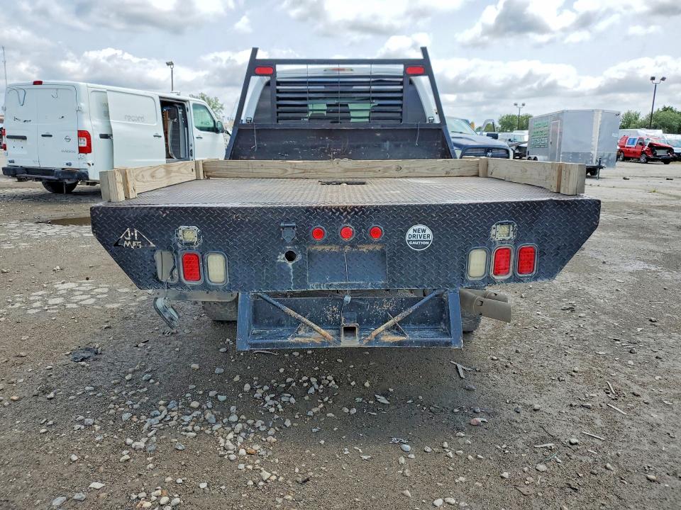 2011 Ford F350 VIN 1FT8W3DT8BEC04476 COPART salvage auction — SIDE, IN - CERT OF TITLE-SALVAGE TITLE, sold $1,650 on 2026-09-16 (photo 6)