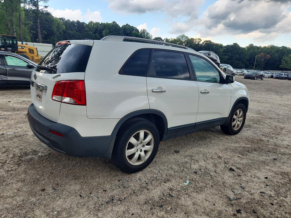2011 Kia Sorento VIN 5XYKT3A13BG150173 COPART salvage auction — MINOR DENT/SCRATCHES, NC - DEALER ONLY CLEAN TITLE, sold $1,400 on 2026-07-17 (photo 3)
