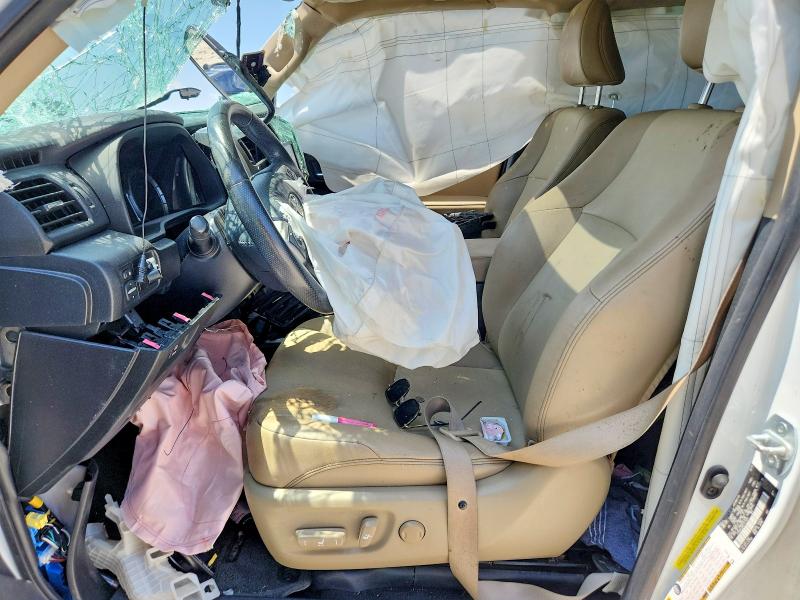 2015 Toyota 4runner VIN JTEBU5JR6F5275631 COPART salvage auction — ROLLOVER, TX - SALVAGE VEHICLE TITLE (P), sold $2,100 on 2026-07-30 (photo 7)