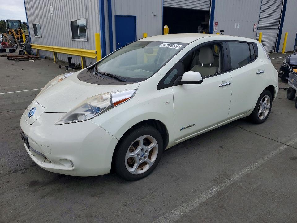 2011 Nissan Leaf VIN JN1AZ0CP6BT006652 COPART salvage auction — MINOR DENT/SCRATCHES, Ca - Dis/Dlr/Exp Only Clean Title, sold $425 on 2026-07-31 (photo 1)