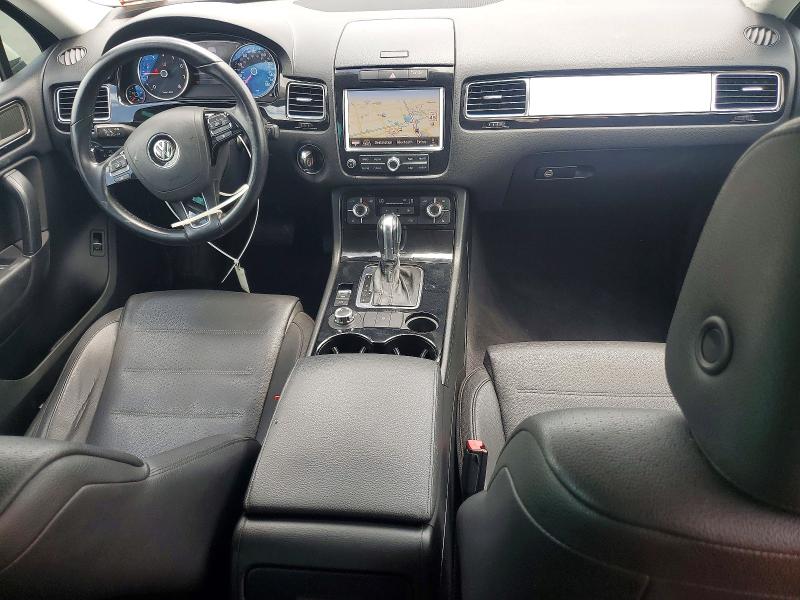 2011 Volkswagen Touareg VIN WVGFF9BP5BD002471 COPART salvage auction — MINOR DENT/SCRATCHES, Nj - Cert Of Title-Salvage (P), sold $450 on 2026-07-29 (photo 8)
