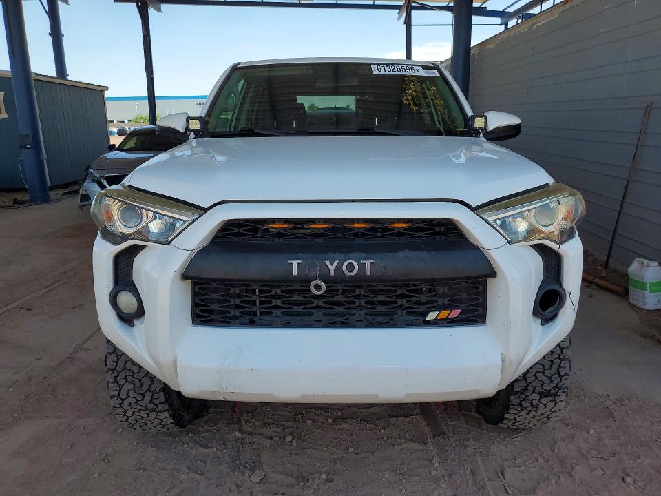 2018 Toyota 4runner VIN JTEZU5JR4J5174546 COPART salvage auction — MINOR DENT/SCRATCHES, AZ - DEALER ONLY CLEAN TITLE (P), sold $12,800 on 2026-07-28 (photo 5)