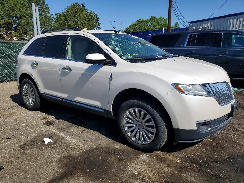 2011 Lincoln Mkx VIN 2LMDJ6JK7BBJ23409 COPART salvage auction — HAIL, Co - Certificate Of Title, sold $1,850 on 2026-08-01 (photo 4)