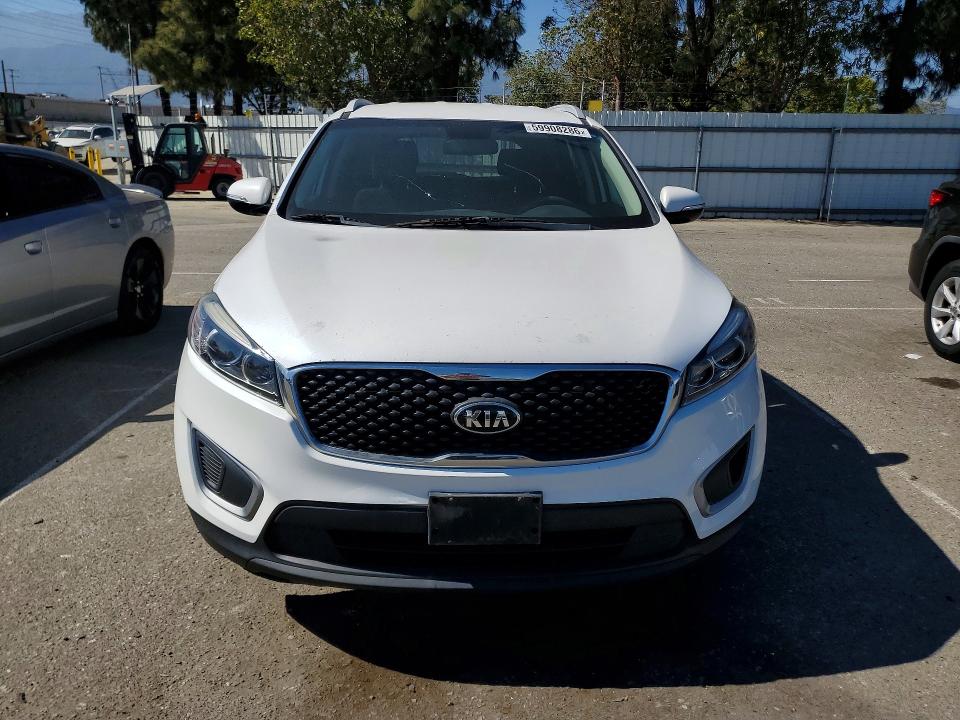2017 Kia Sorento VIN 5XYPG4A33HG214352 COPART salvage auction — NORMAL WEAR, Ca - Dis/Dlr/Exp Only Clean Title, sold $2,950 on 2026-07-21 (photo 5)
