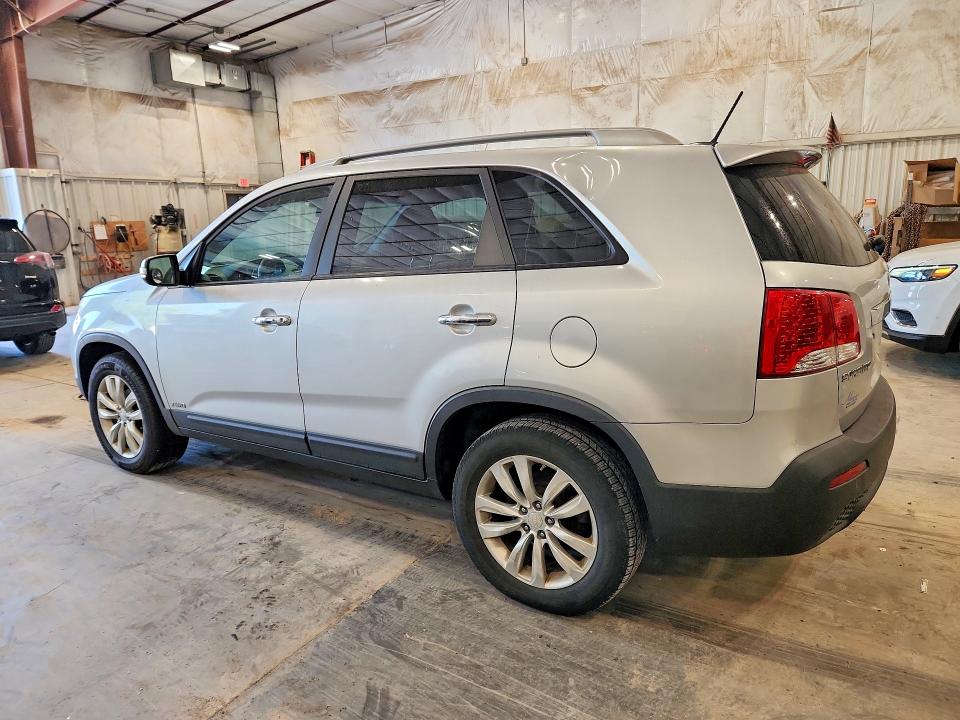 2011 Kia Sorento VIN 5XYKUDA28BG061193 COPART salvage auction — MINOR DENT/SCRATCHES, Wi - Certificate Of Title, sold $725 on 2026-07-29 (photo 2)