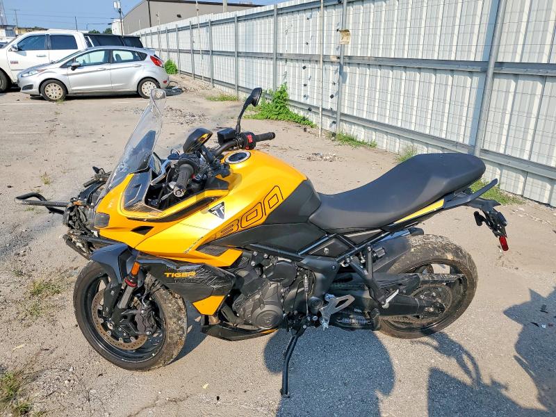 2025 Triumph motorcycle Tiger VIN SMTL25P14STCE7767 COPART salvage auction — SIDE, KY - CERT OF TITLE-SALVAGE (P), sold $3,400 on 2026-09-03 (photo 3)