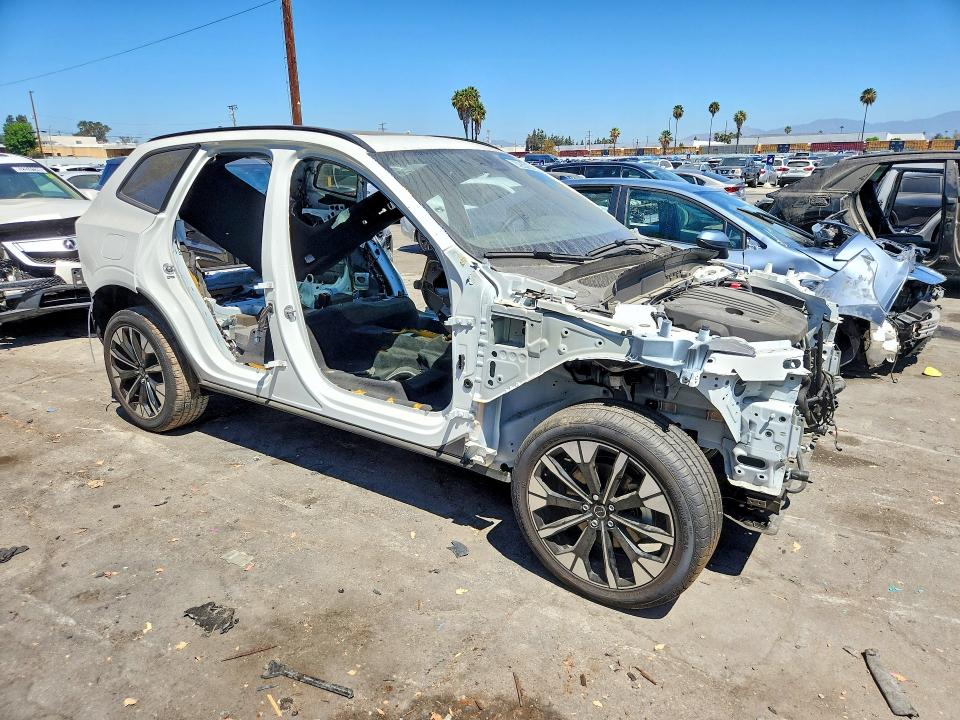 2026 Volvo Xc60 VIN YV4M12RC4T1297163 COPART salvage auction — STRIPPED, Ca - Certificate Of Title, sold $100 on 2026-08-06 (photo 4)