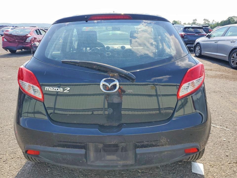 2011 Mazda 2 VIN JM1DE1HYXB0124198 COPART salvage auction — MINOR DENT/SCRATCHES, Pa - Cert Of Title, sold $825 on 2026-07-17 (photo 6)