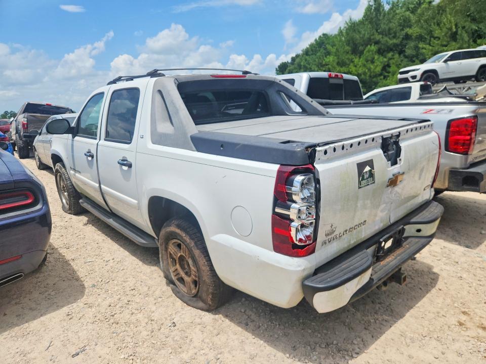 2007 Chevrolet Avalanche VIN 3GNEC12067G174829 COPART salvage auction — WATER/FLOOD, FL - CERT OF TITLE-SLVG REBLD FLOOD, sold $425 on 2026-07-31 (photo 2)