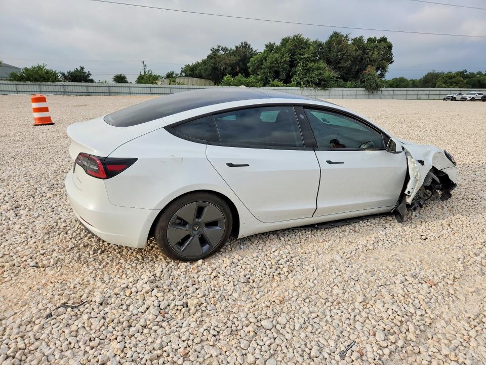 2022 Tesla Model 3 VIN 5YJ3E1EB3NF107275 COPART salvage auction — FRONT END, TX - SALVAGE VEHICLE TITLE, sold $7,100 on 2026-08-20 (photo 3)