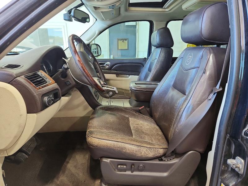 2011 Cadillac Escalade VIN 1GYS4KEF6BR155814 COPART salvage auction — MECHANICAL, Mn - Non Public Clean Title, sold $775 on 2026-07-23 (photo 7)