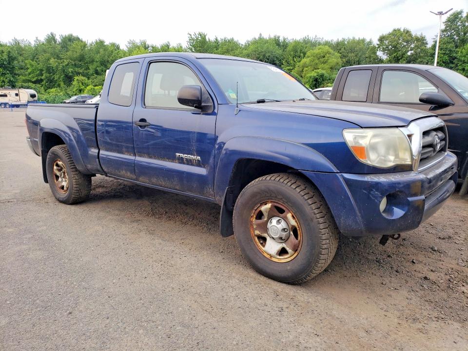 2006 Toyota Tacoma VIN 5TEUU42N86Z306541 COPART salvage auction — MINOR DENT/SCRATCHES, NH - CERTIFICATE OF TITLE (P), sold $2,750 on 2026-07-30 (photo 4)