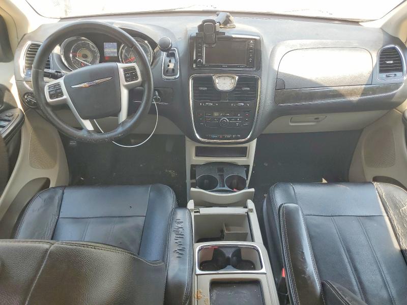 2016 Chrysler Town & country VIN 2C4RC1BG0GR294725 COPART salvage auction — MINOR DENT/SCRATCHES, Nc - Dealer Only Clean Title, sold $275 on 2026-07-31 (photo 8)