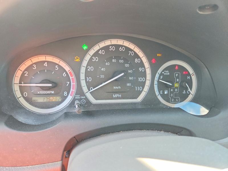2004 Toyota Sienna VIN 5TDBA23C74S008445 COPART salvage auction — MINOR DENT/SCRATCHES, NY - CERTIFICATE OF TITLE, sold $550 on 2026-07-30 (photo 9)