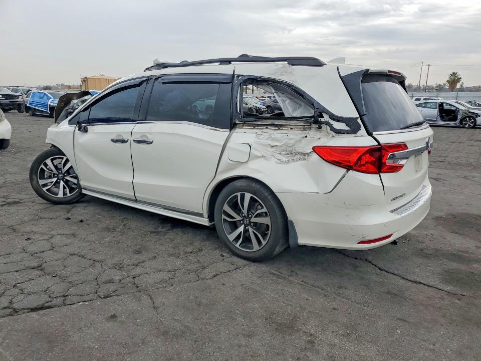 2018 Honda Odyssey VIN 5FNRL6H92JB112046 COPART salvage auction — ROLLOVER, Ca - Salvage Certificate, sold $600 on 2026-07-30 (photo 2)