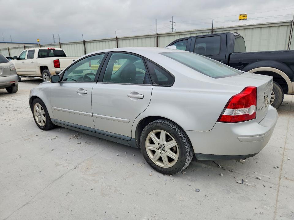 2005 Volvo S40 VIN YV1MS682952118445 COPART salvage auction — NORMAL WEAR, TX - CERTIFICATE OF TITLE (P), sold $150 on 2026-08-07 (photo 2)