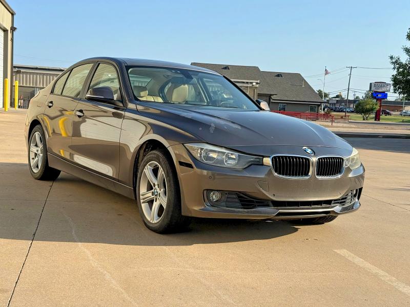 2013 BMW 3er VIN WBA3A5C53DF453494 COPART salvage auction — MINOR DENT/SCRATCHES, Ok - Certificate Of Title (P), sold $1,750 on 2026-08-18 (photo 1)