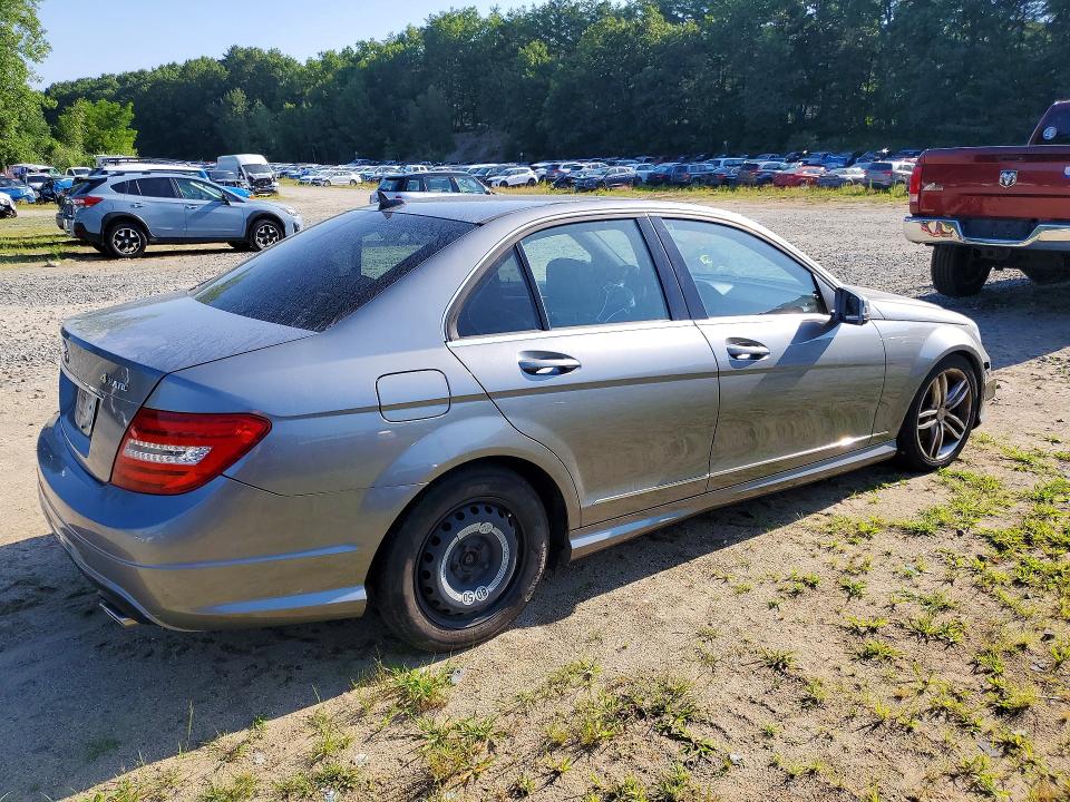 2012 Mercedes-benz C-klasse VIN WDDGF8BB6CR193545 COPART salvage auction — MINOR DENT/SCRATCHES, Ma - Certificate Of Title (P), sold $400 on 2026-07-22 (photo 3)