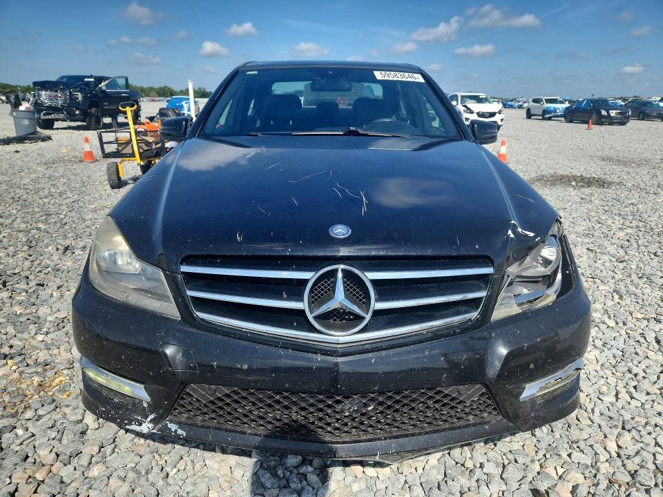 2014 Mercedes-benz C-klasse VIN WDDGF4HB2EA937711 COPART salvage auction — MINOR DENT/SCRATCHES, Fl - Cert Of Title Slvg Rebuildable, sold $850 on 2026-07-10 (photo 5)
