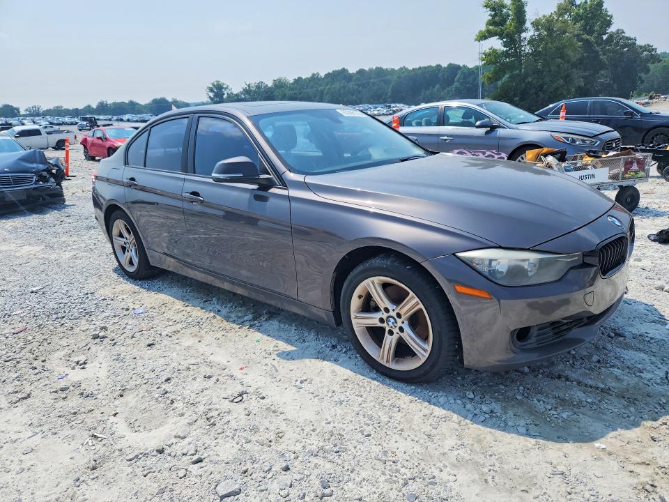 2014 BMW 3er VIN WBA3A5G55ENP33175 COPART salvage auction — REAR END, Ga - Certificate Of Title, sold $250 on 2026-08-05 (photo 4)