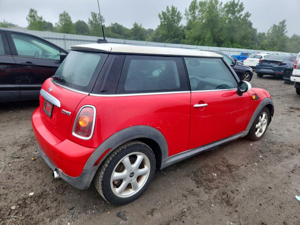 2009 Mini Cooper VIN WMWMF33529TW76970 COPART salvage auction — MINOR DENT/SCRATCHES, MA - CERTIFICATE OF TITLE, sold $375 on 2026-08-05 (photo 3)