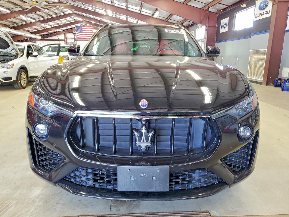 2019 Maserati Levante VIN ZN661YUS2KX314937 COPART salvage auction — MINOR DENT/SCRATCHES, In - Certificate Of Title, sold $11,900 on 2026-07-27 (photo 5)