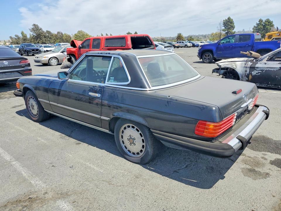 1989 Mercedes-benz 560 VIN WDBBA48D9KA094430 COPART salvage auction — MINOR DENT/SCRATCHES, FL - DIS/DLR/EXP ONLY CLEAN TITLE, sold $3,550 on 2026-07-31 (photo 2)